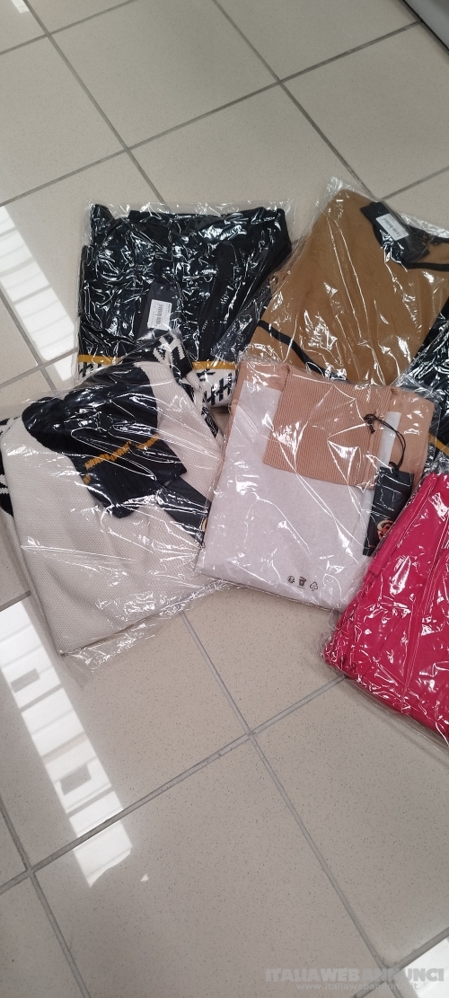 STOCK ABBIGLIAMENTO INVERNALE DONNA GAI MATTIOLO