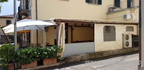 Bar In Zona Centrale 