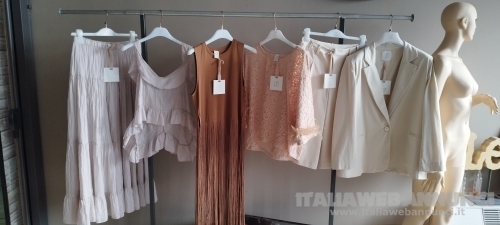 STOCK ABBIGLIAMENTO DONNA FIRMATO
