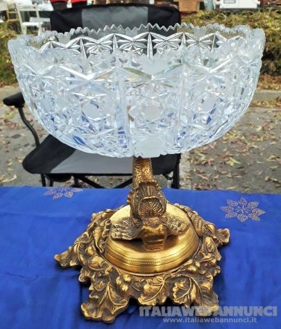 Coppa   centrotavola in cristallo   con base in bronzo dorato 