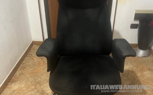 SCRIVANIA E POLTRONCINA PIEGHEVOLE PER UFFICIO,STUDIO,CAMERETTA RAGAZZO O BAMBINO. 