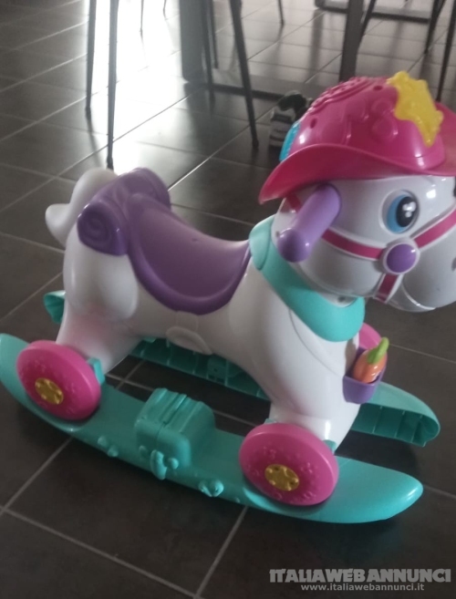 Cavalluccio a dondolo Chicco 