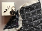 Portachiavi + foulard + spilla